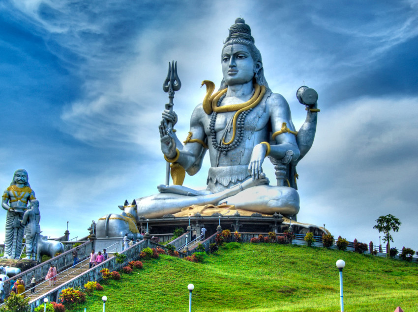 The Story of God Shiva And His Appearance