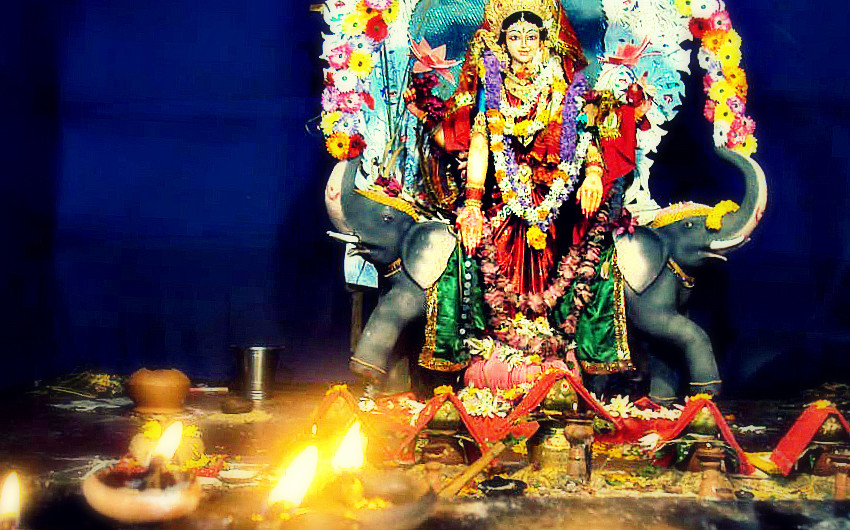 How To Perform Lakshmi Puja This Diwali